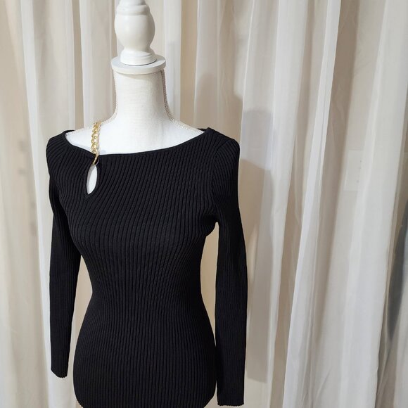 NWT- Black Ribbed Shirt with and Keyhole Chain Link Detail - Picture 2 of 7